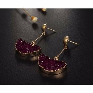 Maroon Semicircle Druzy Drop Earrings #dropearrings #druzy #garnetlike